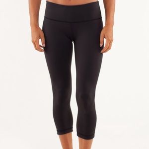 Lululemon Black/Purple reversible wunderunder crop